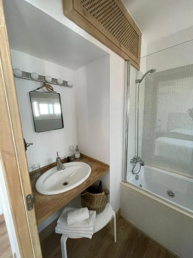 Casa Mimi Bed and Breakfast Sitges 3*,